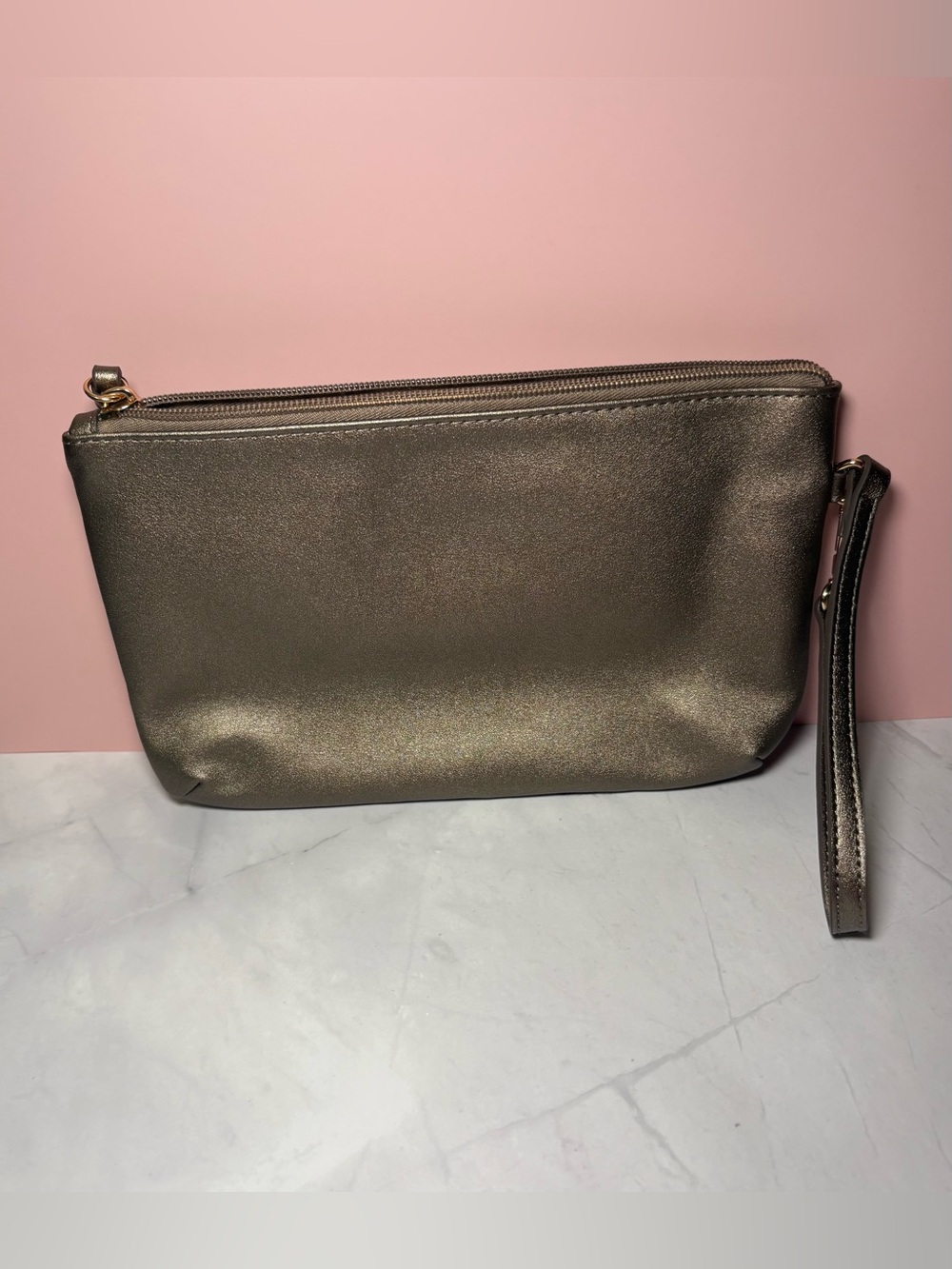 🤎 Jessica Simpson Metallic Bronze Zip Wristlet - Picture 2 of 7